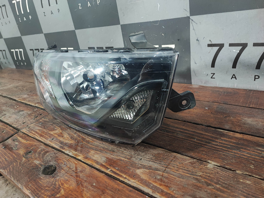 Фара правая LADA Granta 18-нв Б/У Оригинал 8450100856