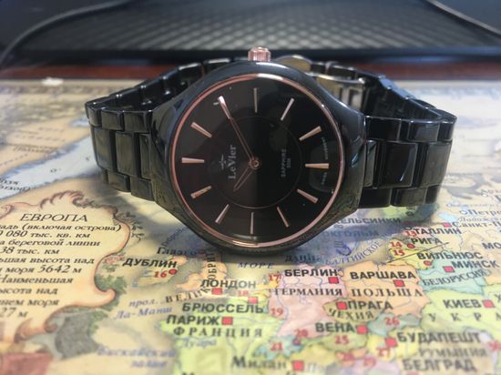 Женские керамические часы из Франции LeVier L 7504 L Bl крупный план