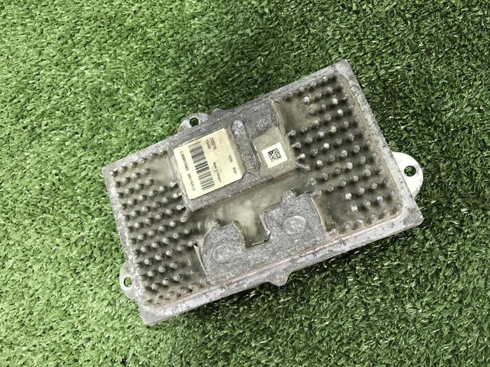 Блок управления фары Cadillac Escalade 4 (2014-2020)