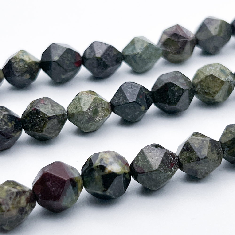 "Яшма кровь дракона" крупной огранки бусины (эпидот с гематитом), размер около 10 мм, цена за 9 шт (1/4 нити)