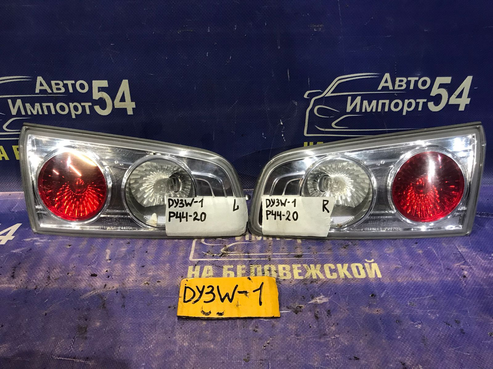 Вставка багажника правая MAZDA DEMIO 2003