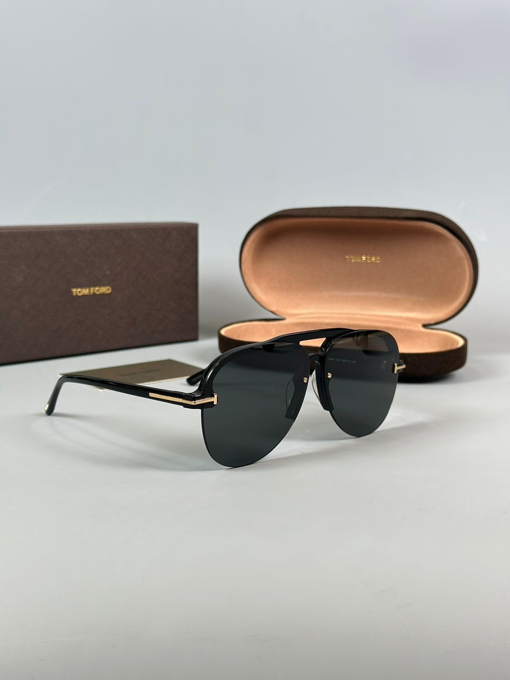 Солнцезащитные очки Tom Ford