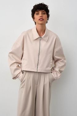 Куртка с воротом укороченная жемчужного цвета