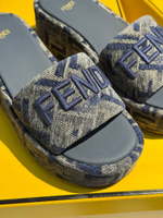 Шлепанцы Fendi