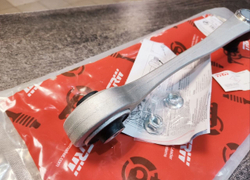 Рычаг передней подвески верхний передний RH TRW