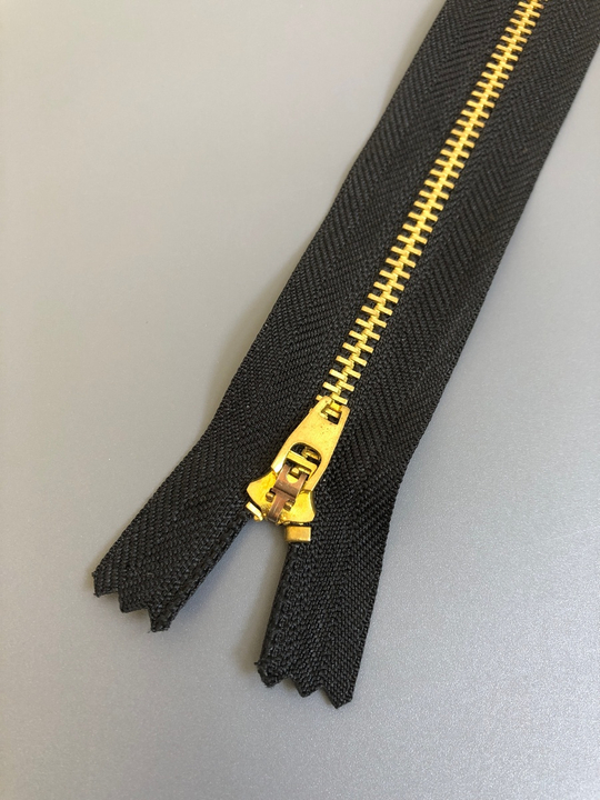 Молния метал, 20см №4 не разъем джинс черный/золото