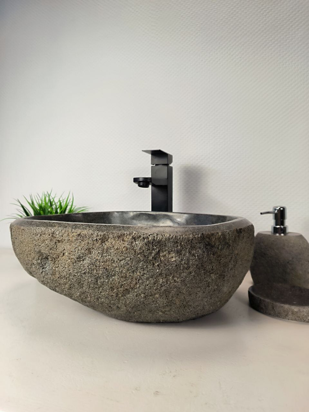 Раковина из речного камня RS-66004 46х35х15 из натурального камня