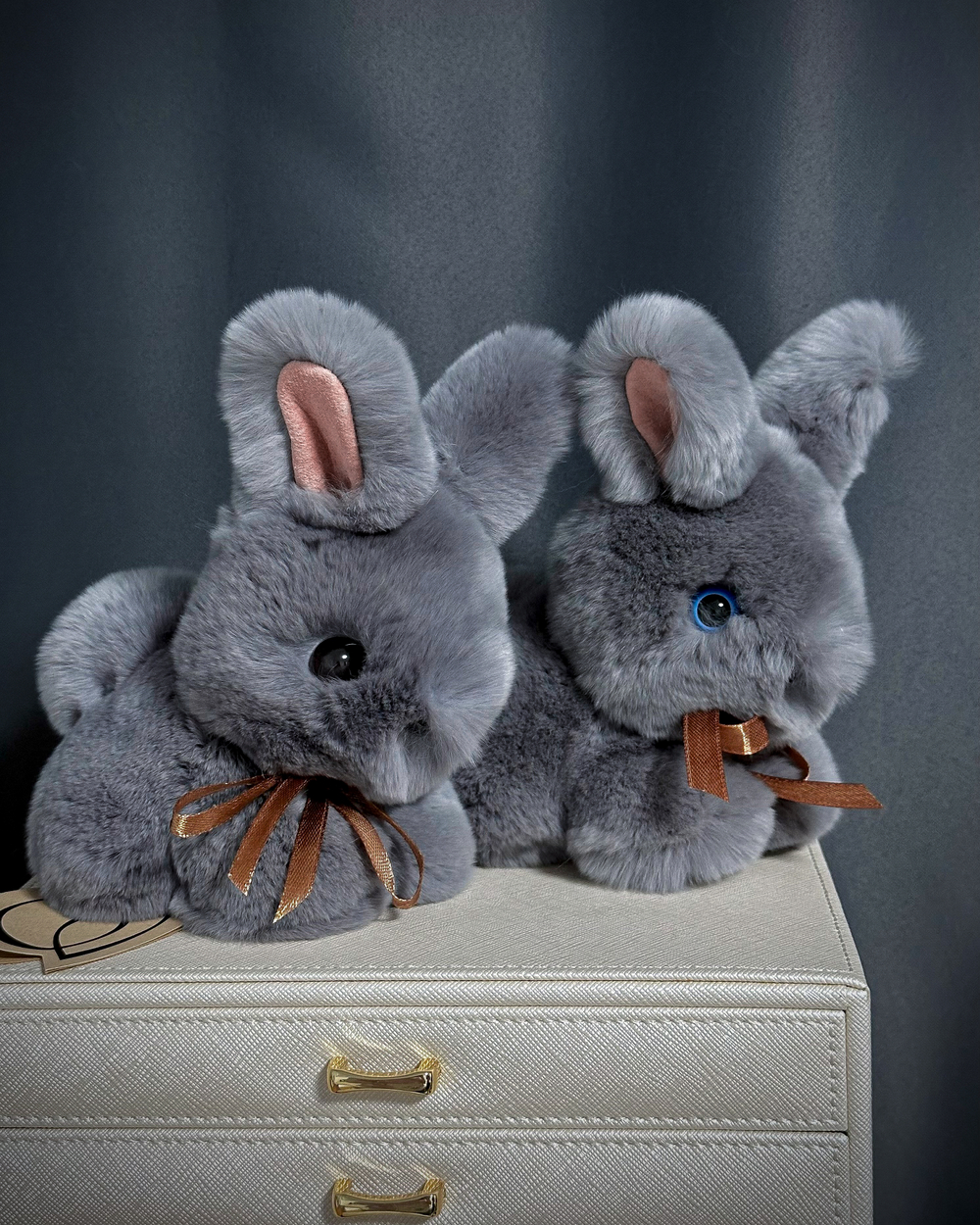 Кролик Тоша маленький (светлый графит)