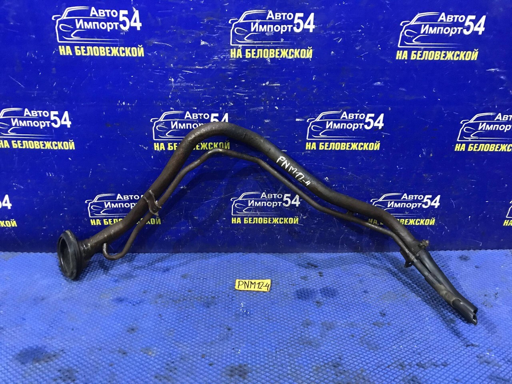 Горловина топливного бака NISSAN LIBERTY 1998