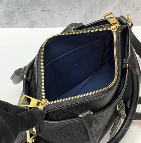 Сумка Louis Vuitton Trianon PM черный