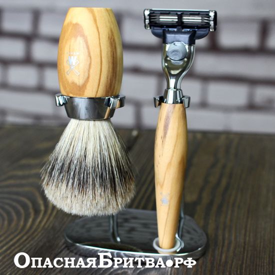 Бритвенный набор MUEHLE KOSMO, олива, барсучий ворс категории Fine, бритва Mach3