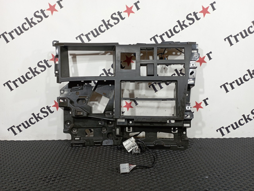 Панель торпедо центральная 2017г.