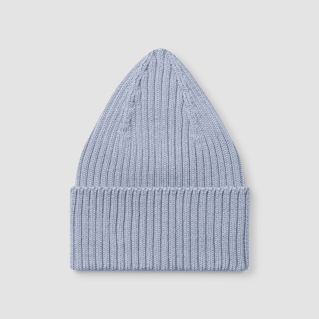 Шапка жемчужно-серого цвета