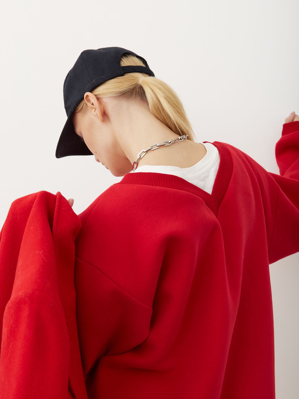 СВИТШОТ С V-ВЫРЕЗОМ КРАСНЫЙ