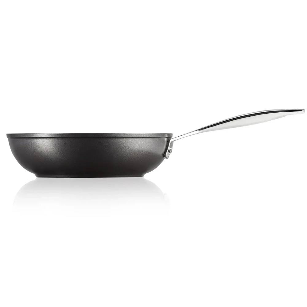 Le Creuset Сковорода с антипригарным покрытием PRO глубиной 24см.