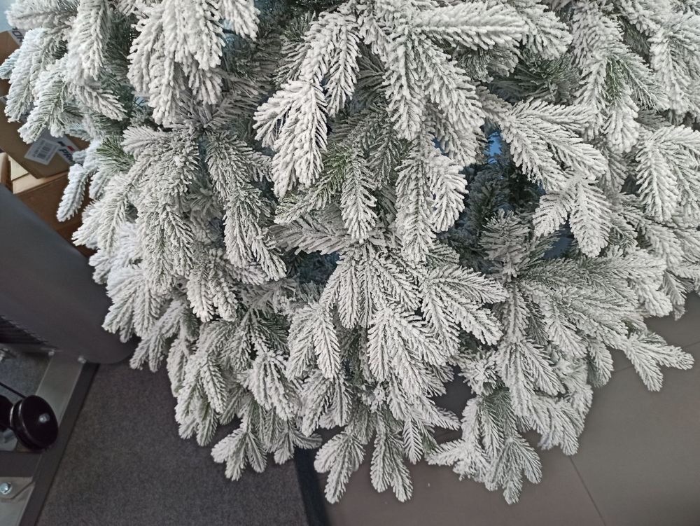 Заснеженная елка «Камчатская» (Литая+пвх) от 1.2 м до 5 м