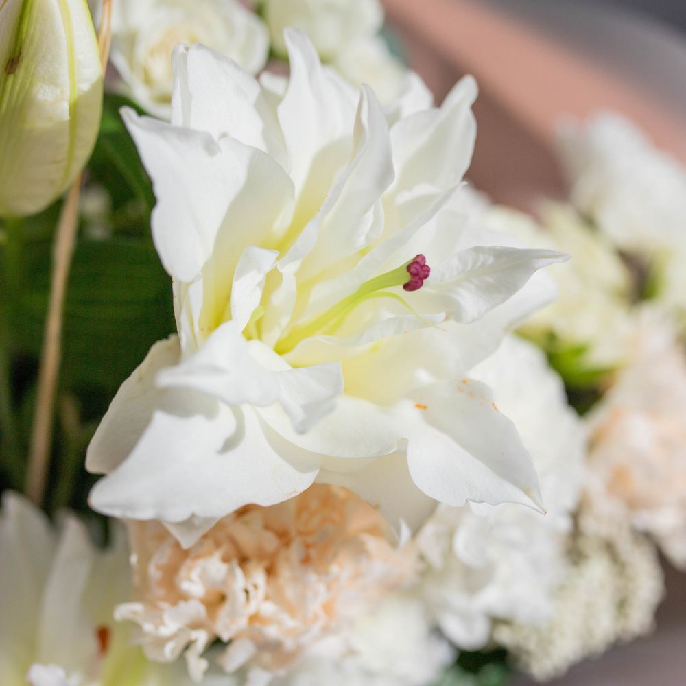 Букет Лилии в матовом оформлении