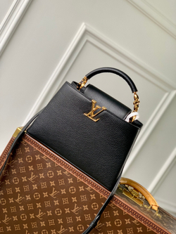 Louis Vuitton Capucines MM