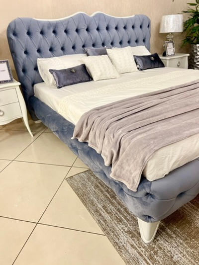 Кровать мягкая 180