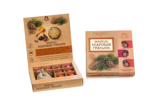 Мягкий кедровый грильяж Ассорти (земляника/малина/ клюква) с чаем / коробка /120 г/ Территория Тайги