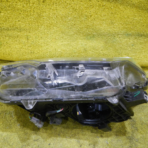 Фара левая Toyota Rav 4 CA40 (2015-2019) LED