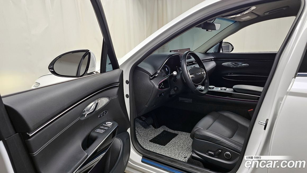 Genesis GV70 2.5T Бензин 2WD (05.2022)