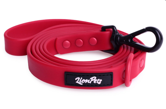 Поводок из биотана LionPets красный 1,5м