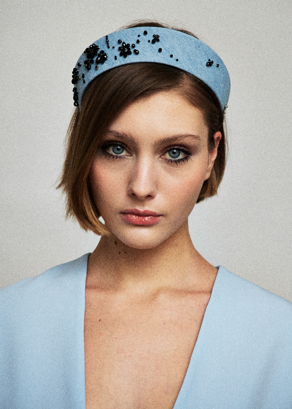 Кокошник из голубой джинсы с черными цветами S