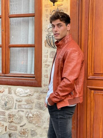 Кожаная куртка из кожи крокодила