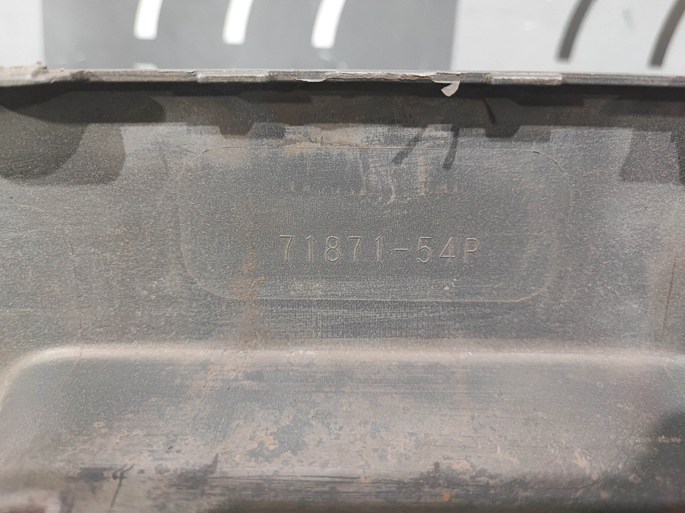 Накладка заднего бампера Suzuki Vitara 2 14-нв Б/У Оригинал  7187154P00