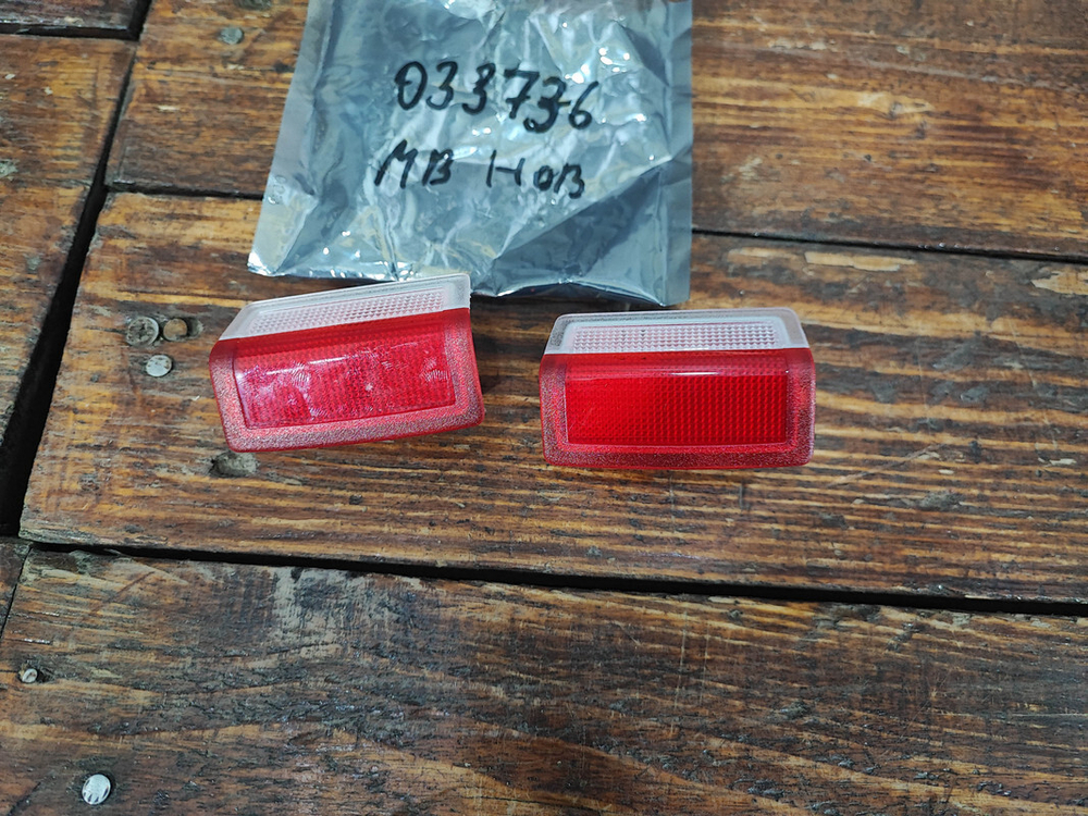 Плафоны подсветки двери Mercedes E (W213) Новые Оригинал A0028201901