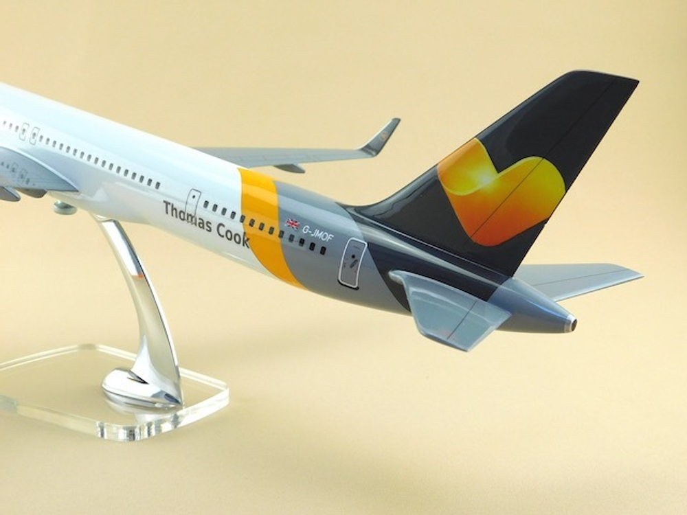 Модель самолета Boeing 757-300 (М1:100, Condor)