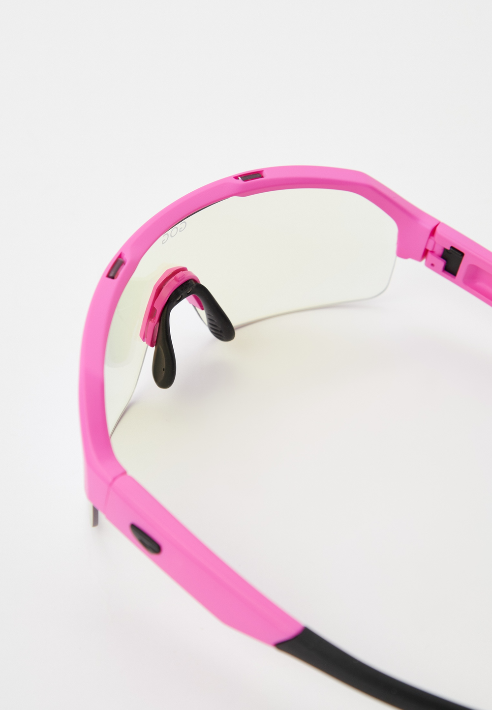 Спортивные очки GOG Thor C / Matt Neon Pink-Black / Photochromic Blue Lens