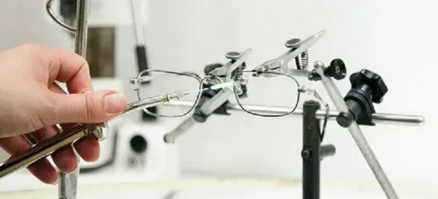 Ремонт очков: профессиональные услуги в Санкт-Петербурге