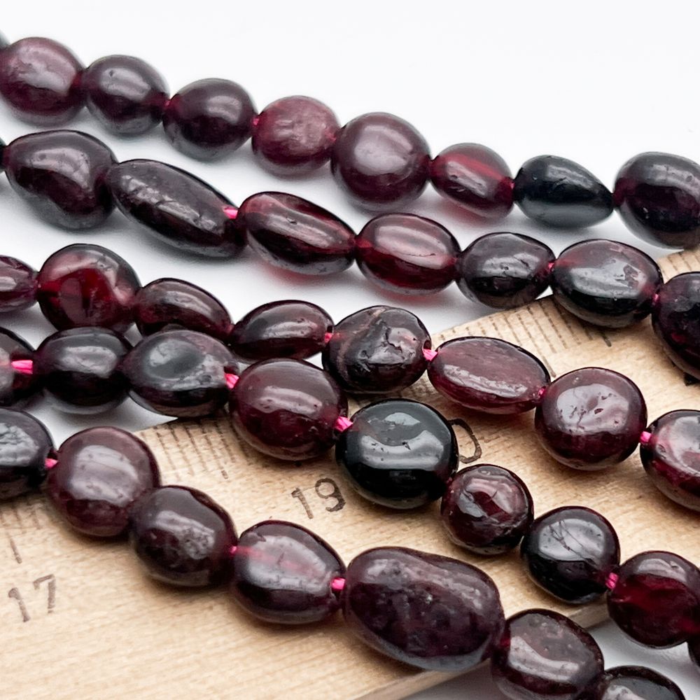 Гранат бусины, галтовка, размер около 6-9 мм, цена за нить 40 см