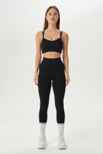 Топ бесшовный на бретелях в рубчик