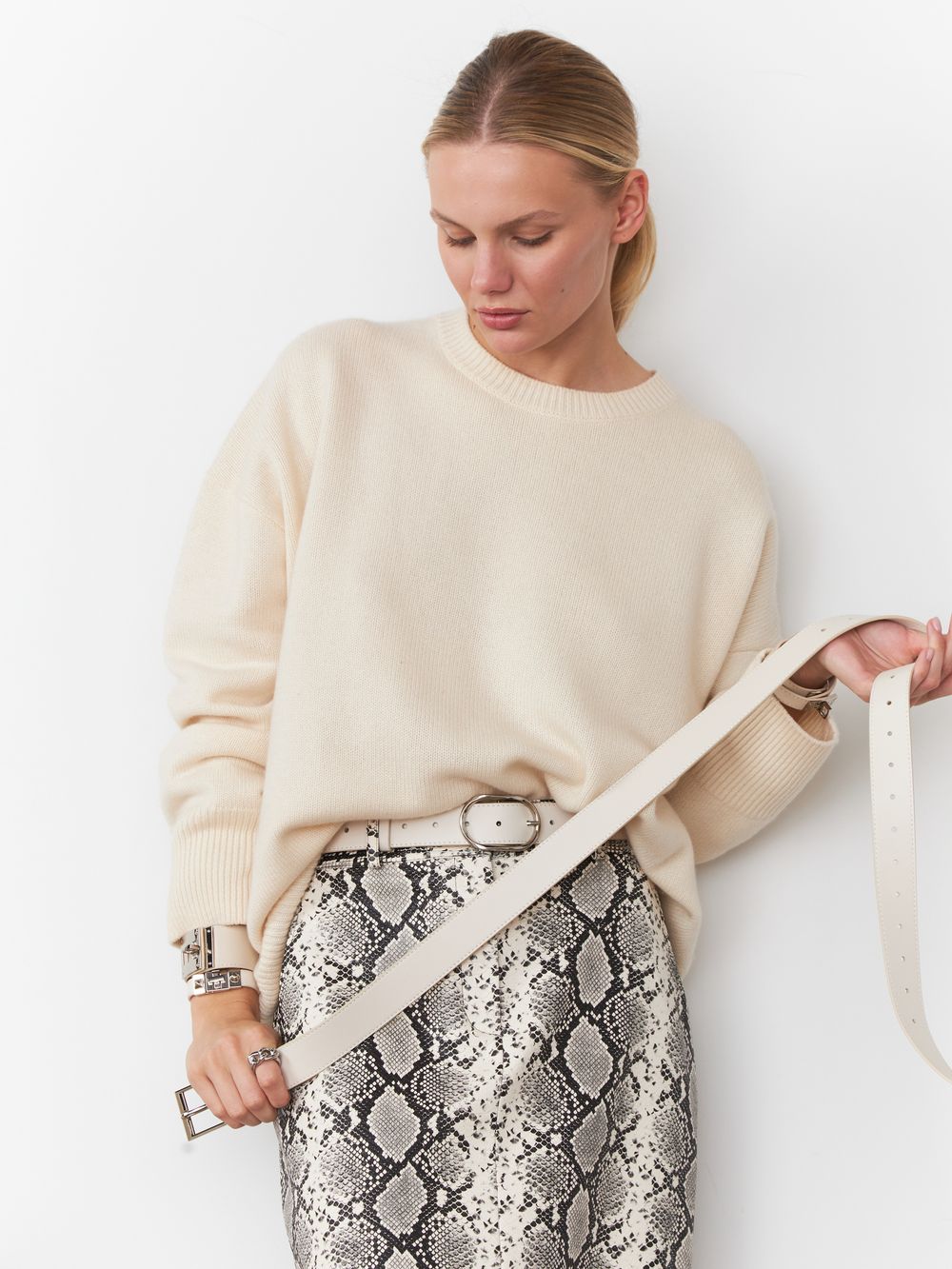 БАЗОВЫЙ РЕМЕНЬ С ОВАЛЬНОЙ ПРЯЖКОЙ MILK