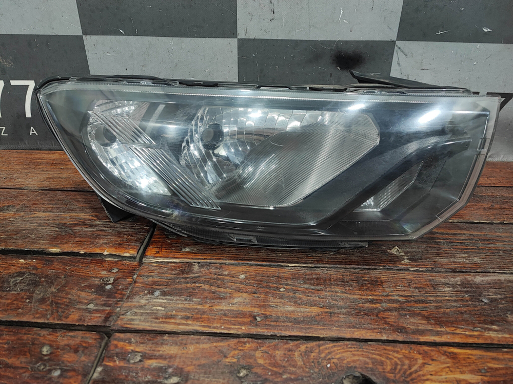 Фара правая LADA Granta 18-нв Б/У Оригинал 8450112280