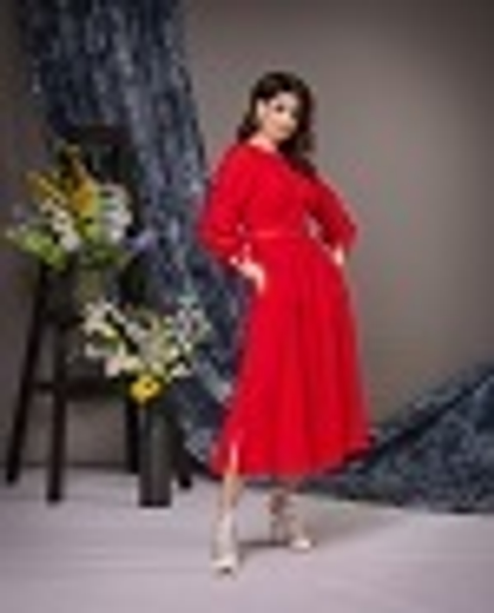 14-01-22 SS Платье расклешённое по линии низа с разрезами по бокам, красное S