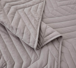 Покрывало 230х250 и 2 наволочки 50х70 Sofi De MarkO Мориц серое