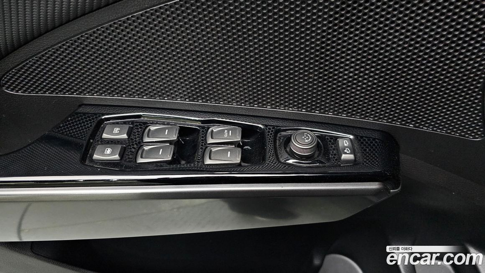KG Mobility (Ssangyong) Very New Tivoli Дизель 1.6 2WD (11.2019)