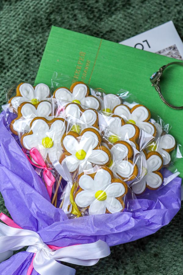 Букет из пряников ромашек 17 цветков