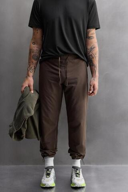 ZARA БРЮКИ ИЗ ВЫСОКОТЕХНОЛОГИЧНОЙ ТКАНИ, КОРИЧНЕВЫЙ