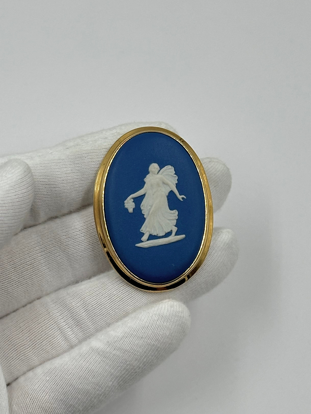Брошь Wedgwood
