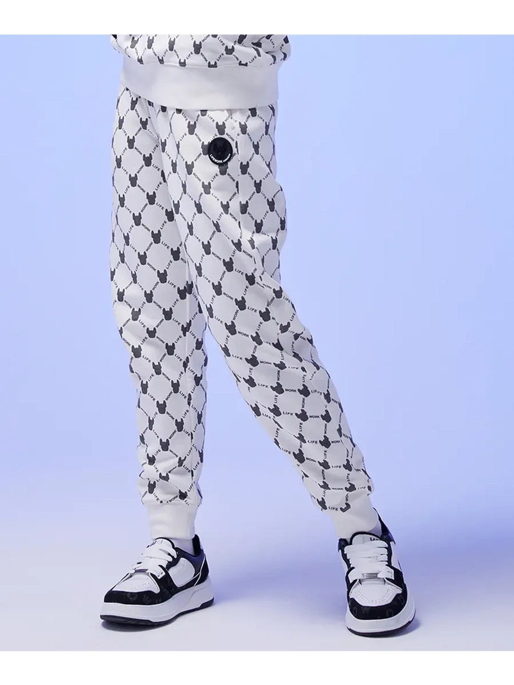 Брюки джоггеры с монограммой