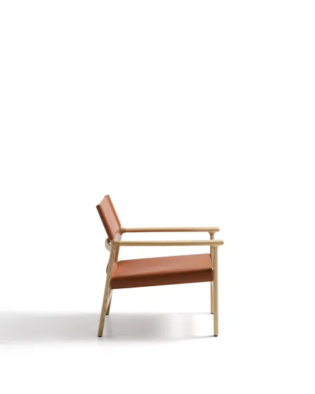 Кресло Jan из переработанной кожи светло-коричневого цвета и ясеня в натуральном цвете