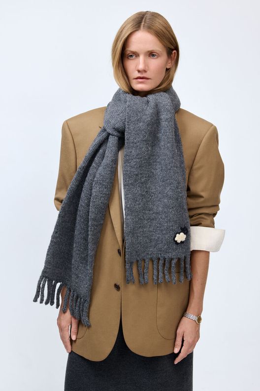 Шарф однотонный с одной овечкой / Mirstores