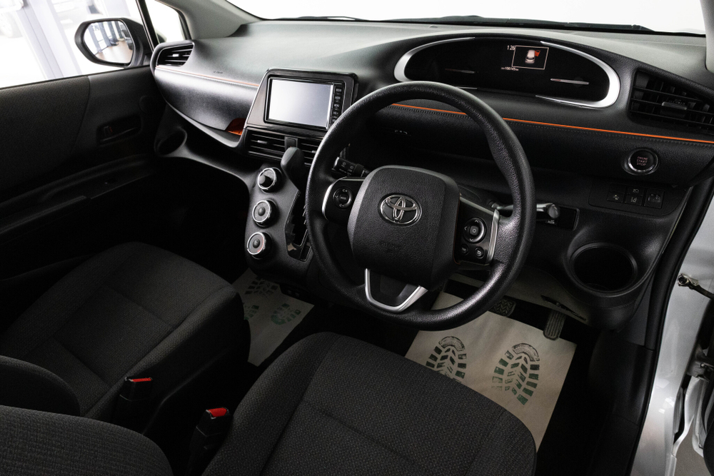 Toyota Sienta, 2018 год