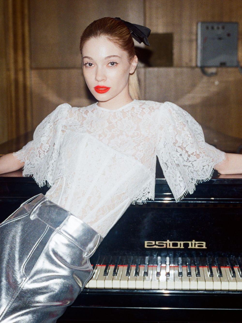 Топ корсетного типа из кружева