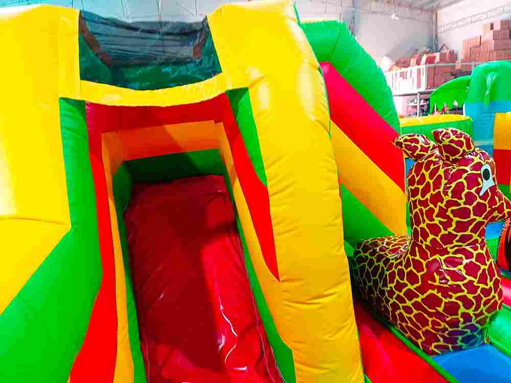 Коммерческий надувной батут "Сафари-джунгли ЭКСТРА", 5*5*2,5 м